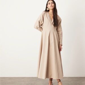 V-neck long sleeve midaxi dress
